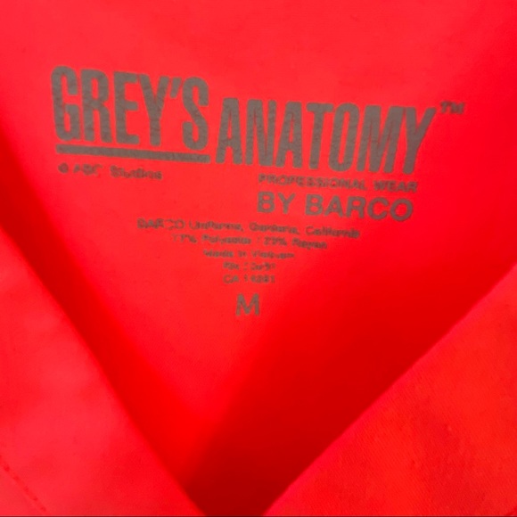Grey’s Anatomy Bright Orange V Neck Scrub Top Adjustable Side Button Tabs Sz M - Picture 5 of 10